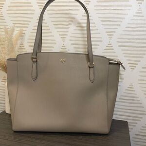 Light grey Tori Burch tote with gold zipper.  Gently used, looks like new.